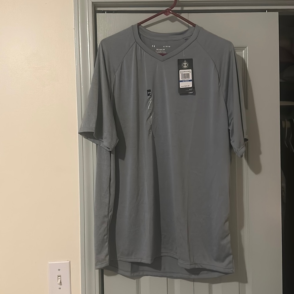 Men’s Under Armour tshirt
